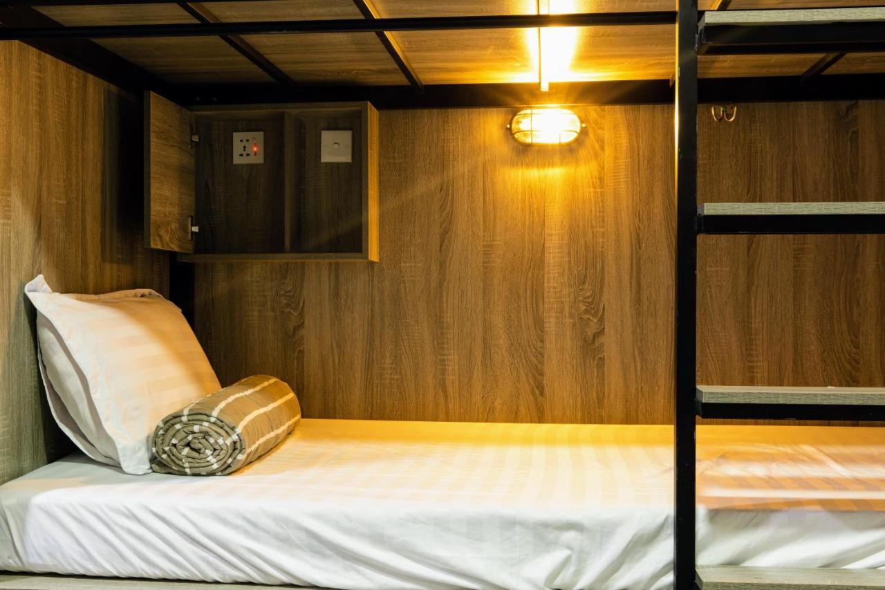 Base Backpackers Hostel Ho Chi Minh City Exterior photo