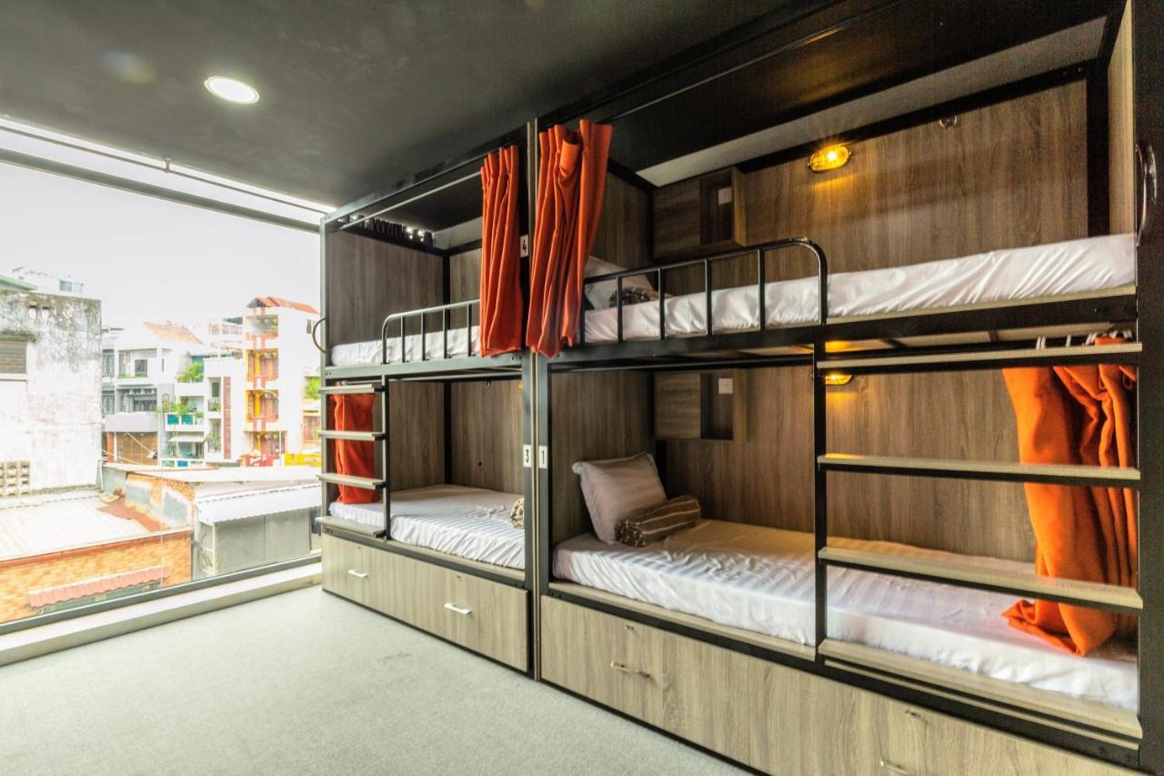 Base Backpackers Hostel Ho Chi Minh City Exterior photo