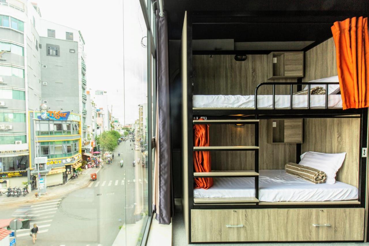 Base Backpackers Hostel Ho Chi Minh City Exterior photo